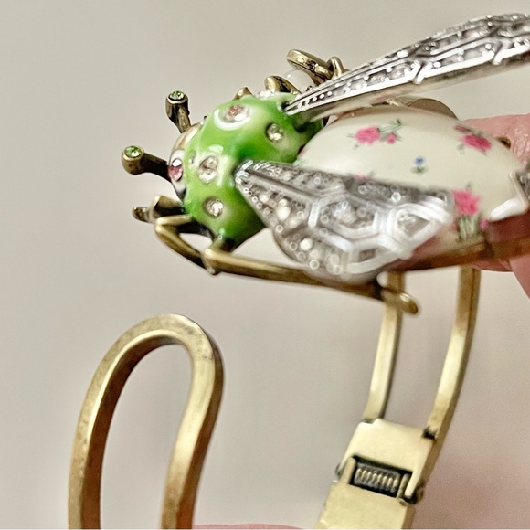 Betsey Johnson Vintage Critters Art Deco Rosebud Bug Fly Hinged Bangle Bracelet - Picture 10 of 12
